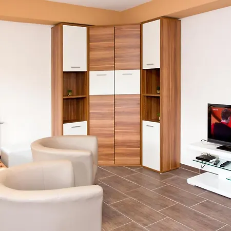 Ferienwohnung Familie Leinweber Waren  Exterior foto